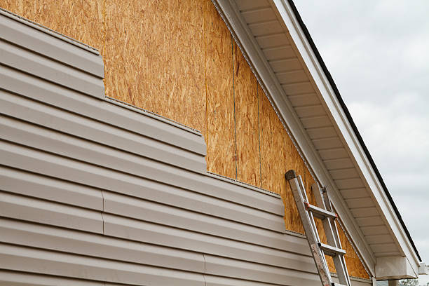 Professional Wood Siding technician working in Gladstone, NJ